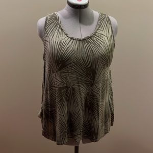 Sleeveless tunic